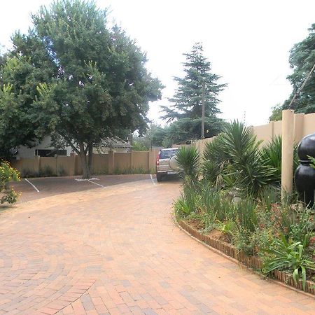 Dube Executive Suites Johannesburg Exterior photo
