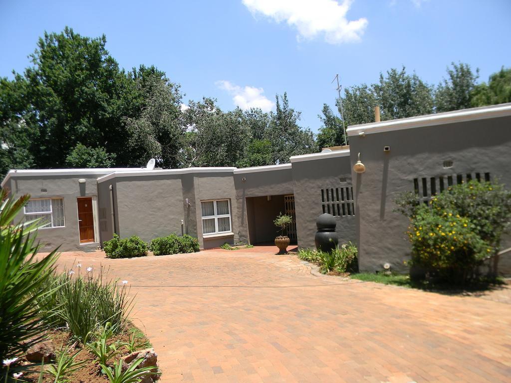 Dube Executive Suites Johannesburg Exterior photo